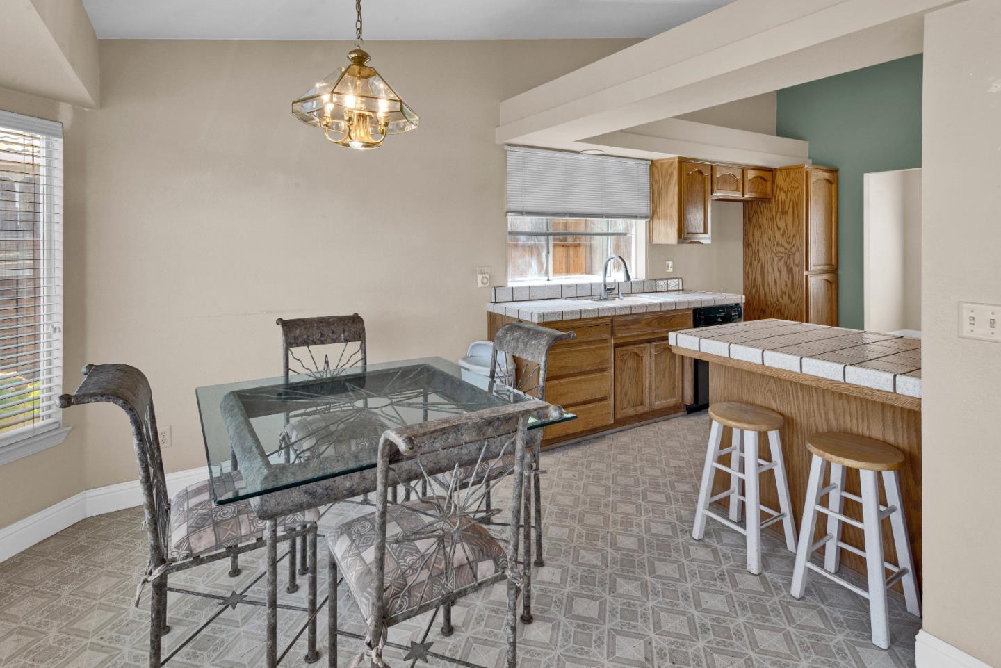 Detail Gallery Image 9 of 29 For 46431 Little Creek Ct, King City,  CA 93930 - 3 Beds | 2 Baths