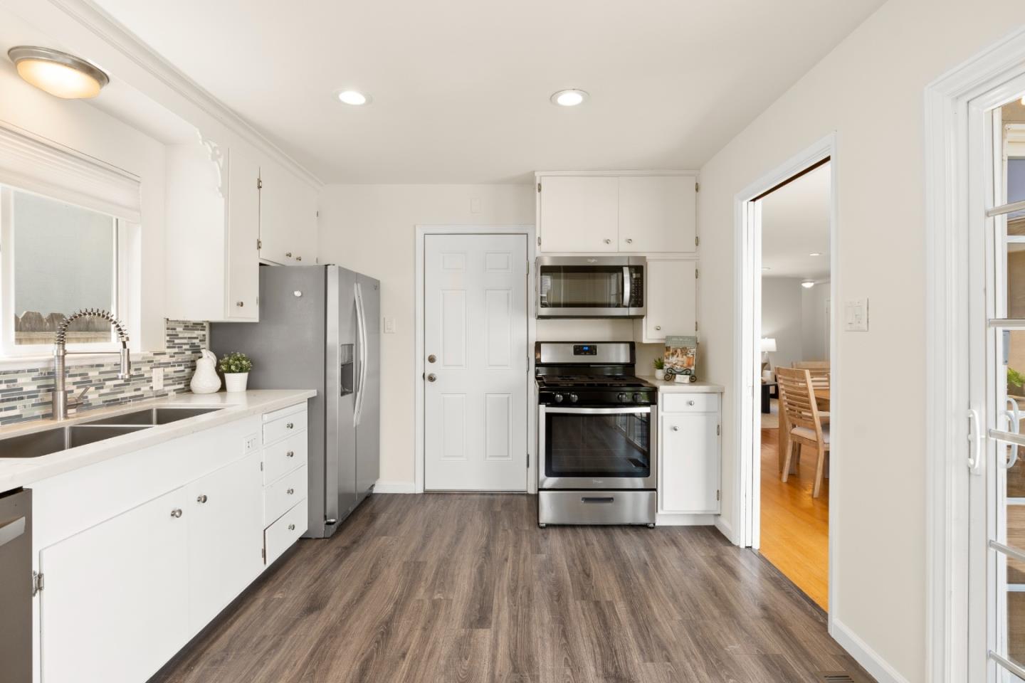 Detail Gallery Image 10 of 34 For 1659 Juniper Ave, San Bruno,  CA 94066 - 4 Beds | 2 Baths