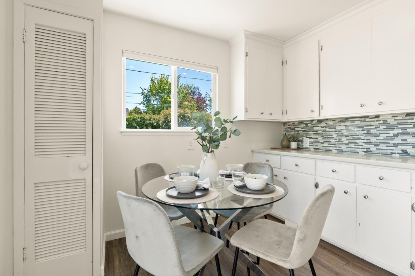 Detail Gallery Image 11 of 34 For 1659 Juniper Ave, San Bruno,  CA 94066 - 4 Beds | 2 Baths