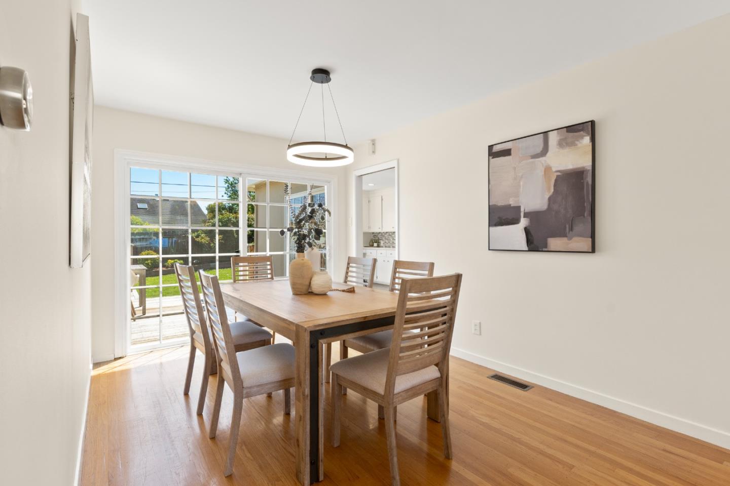 Detail Gallery Image 6 of 34 For 1659 Juniper Ave, San Bruno,  CA 94066 - 4 Beds | 2 Baths
