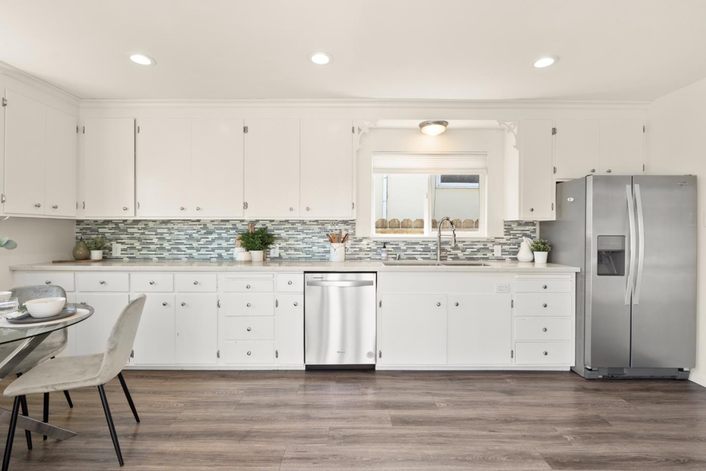 Detail Gallery Image 9 of 34 For 1659 Juniper Ave, San Bruno,  CA 94066 - 4 Beds | 2 Baths