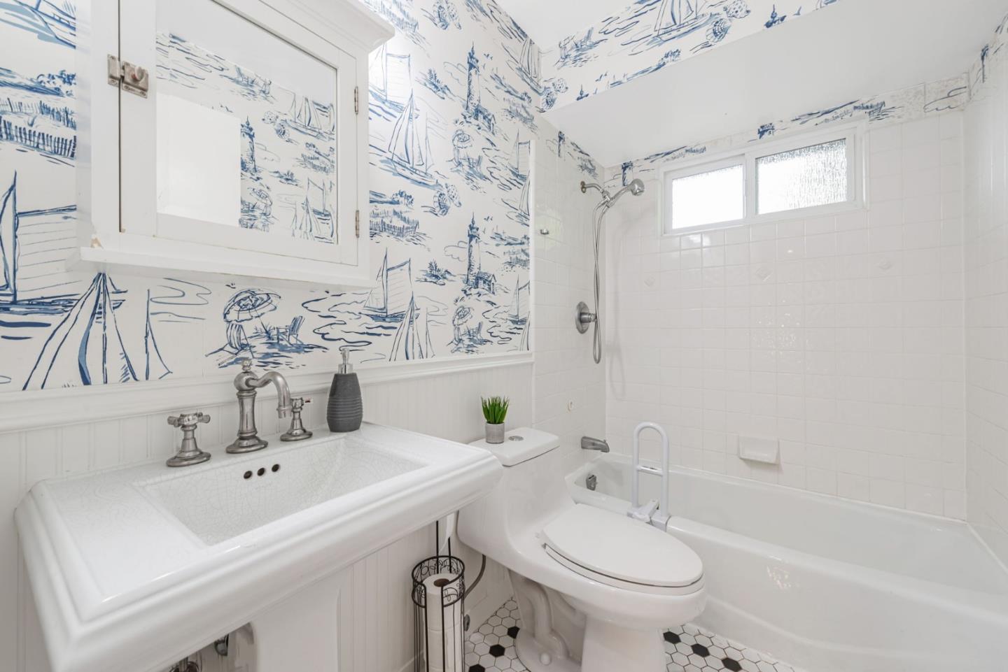Detail Gallery Image 17 of 27 For 3135 Alameda De Las Pulgas, Menlo Park,  CA 94025 - 3 Beds | 2 Baths