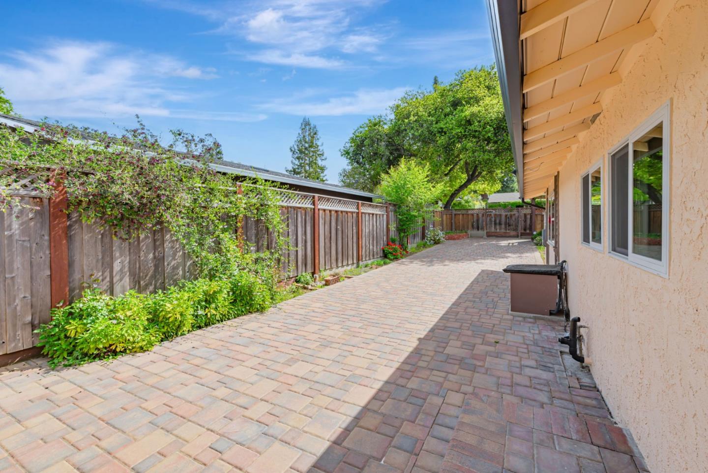 Detail Gallery Image 27 of 27 For 3135 Alameda De Las Pulgas, Menlo Park,  CA 94025 - 3 Beds | 2 Baths