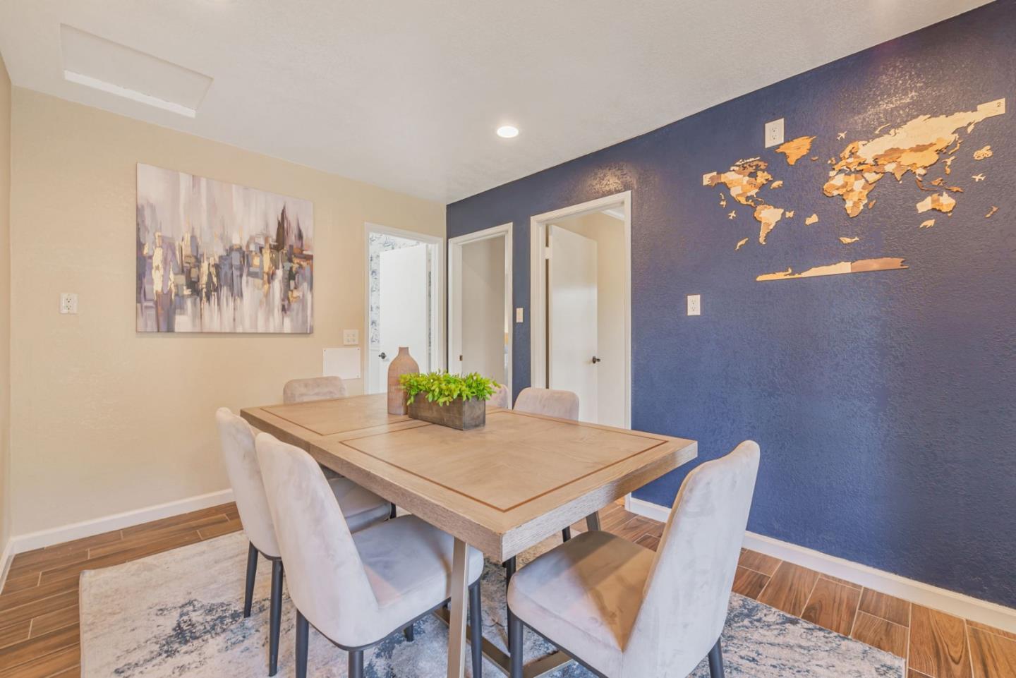 Detail Gallery Image 4 of 27 For 3135 Alameda De Las Pulgas, Menlo Park,  CA 94025 - 3 Beds | 2 Baths