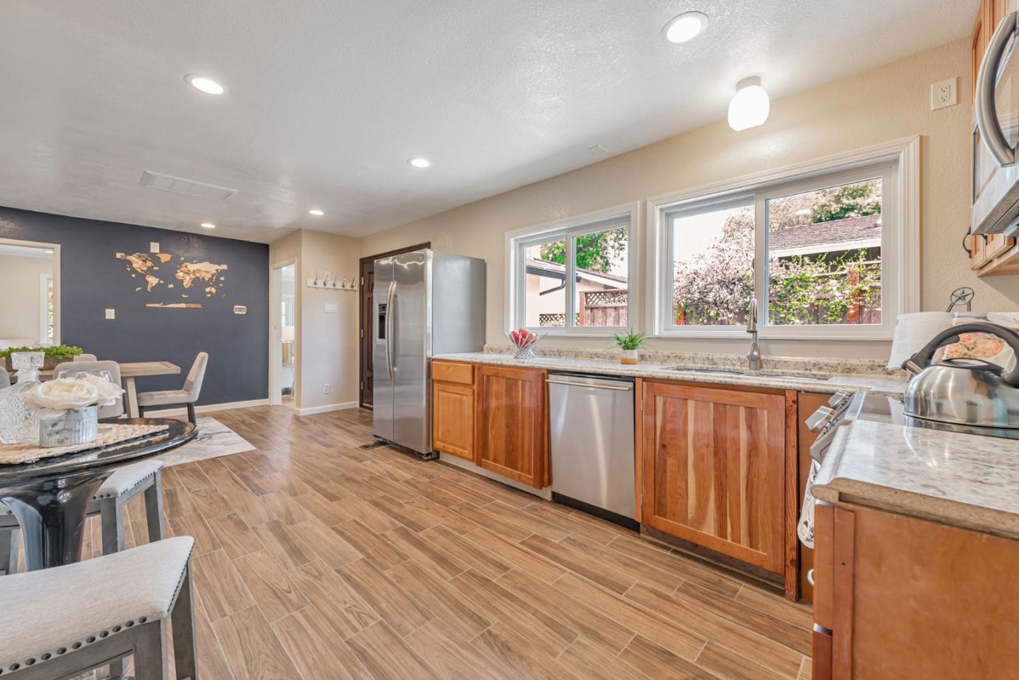 Detail Gallery Image 8 of 27 For 3135 Alameda De Las Pulgas, Menlo Park,  CA 94025 - 3 Beds | 2 Baths