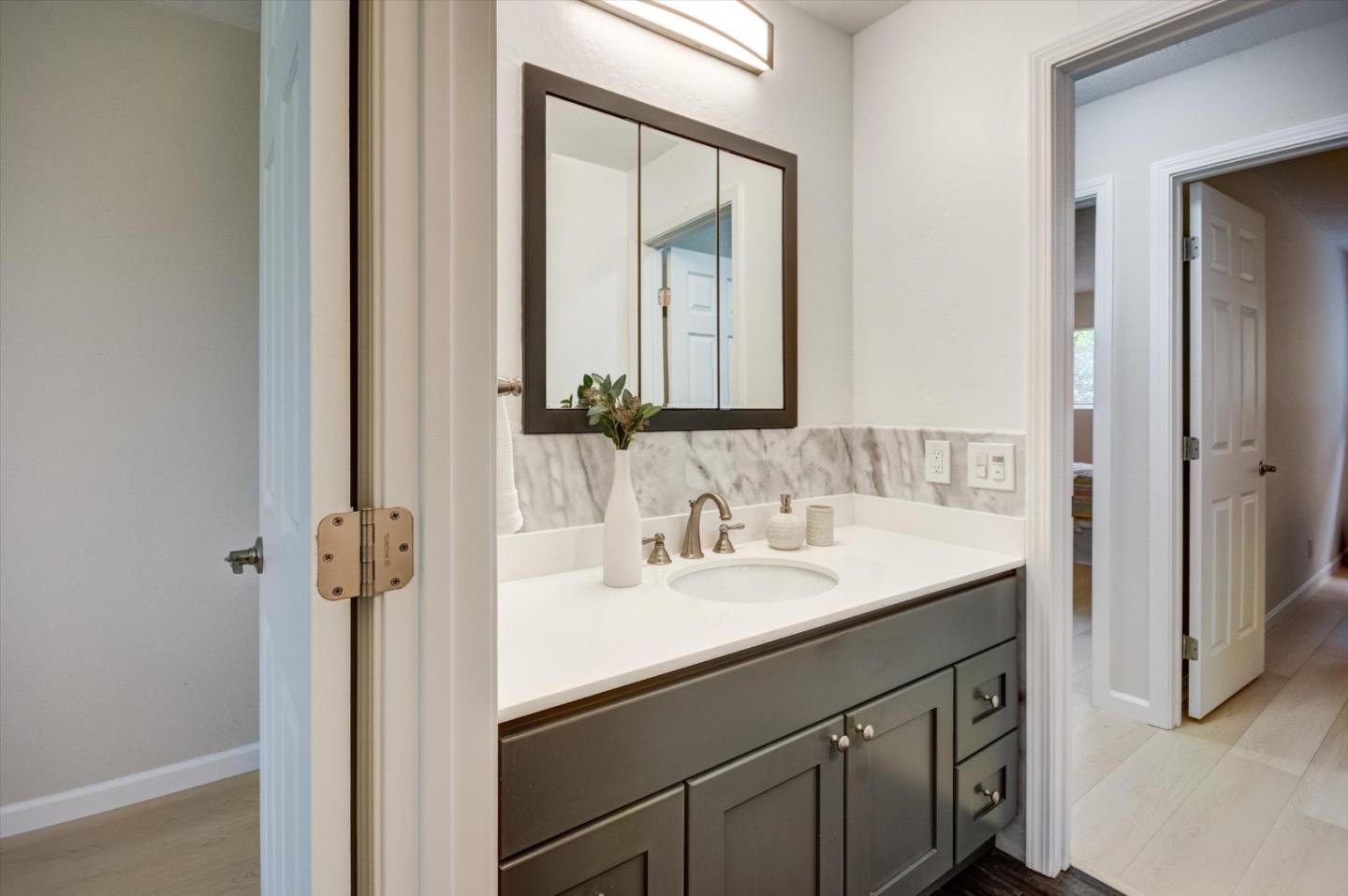 Detail Gallery Image 16 of 30 For 1111 Reed Ave #C,  Sunnyvale,  CA 94086 - 3 Beds | 1/1 Baths