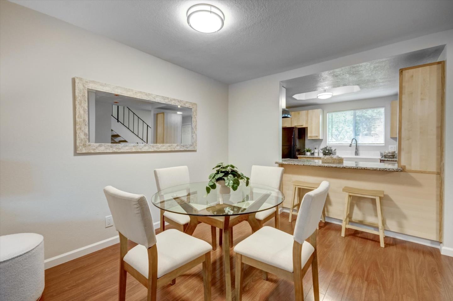 Detail Gallery Image 8 of 30 For 1111 Reed Ave #C,  Sunnyvale,  CA 94086 - 3 Beds | 1/1 Baths