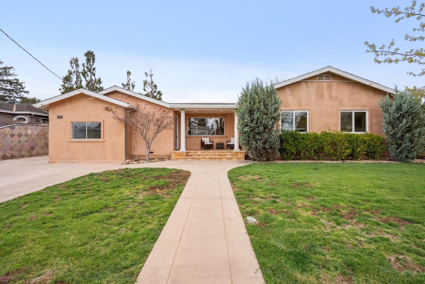 Detail Gallery Image 2 of 28 For 13229 Mcculloch Ave, Saratoga,  CA 95070 - 4 Beds | 2/1 Baths