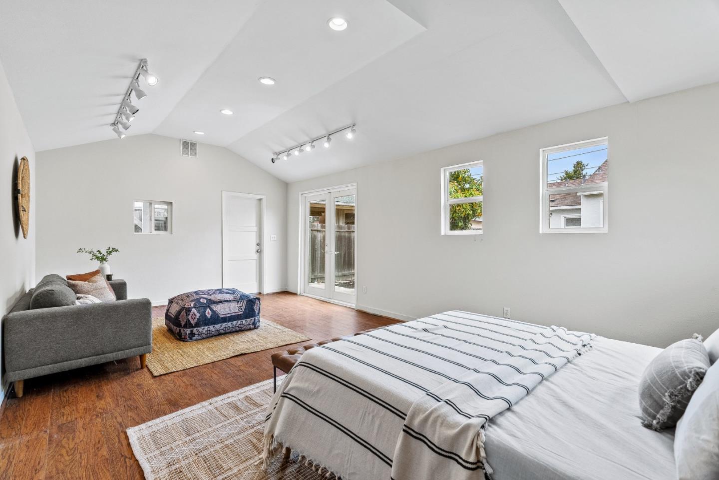 Detail Gallery Image 22 of 33 For 349 N Murphy Ave, Sunnyvale,  CA 94085 - 3 Beds | 1 Baths