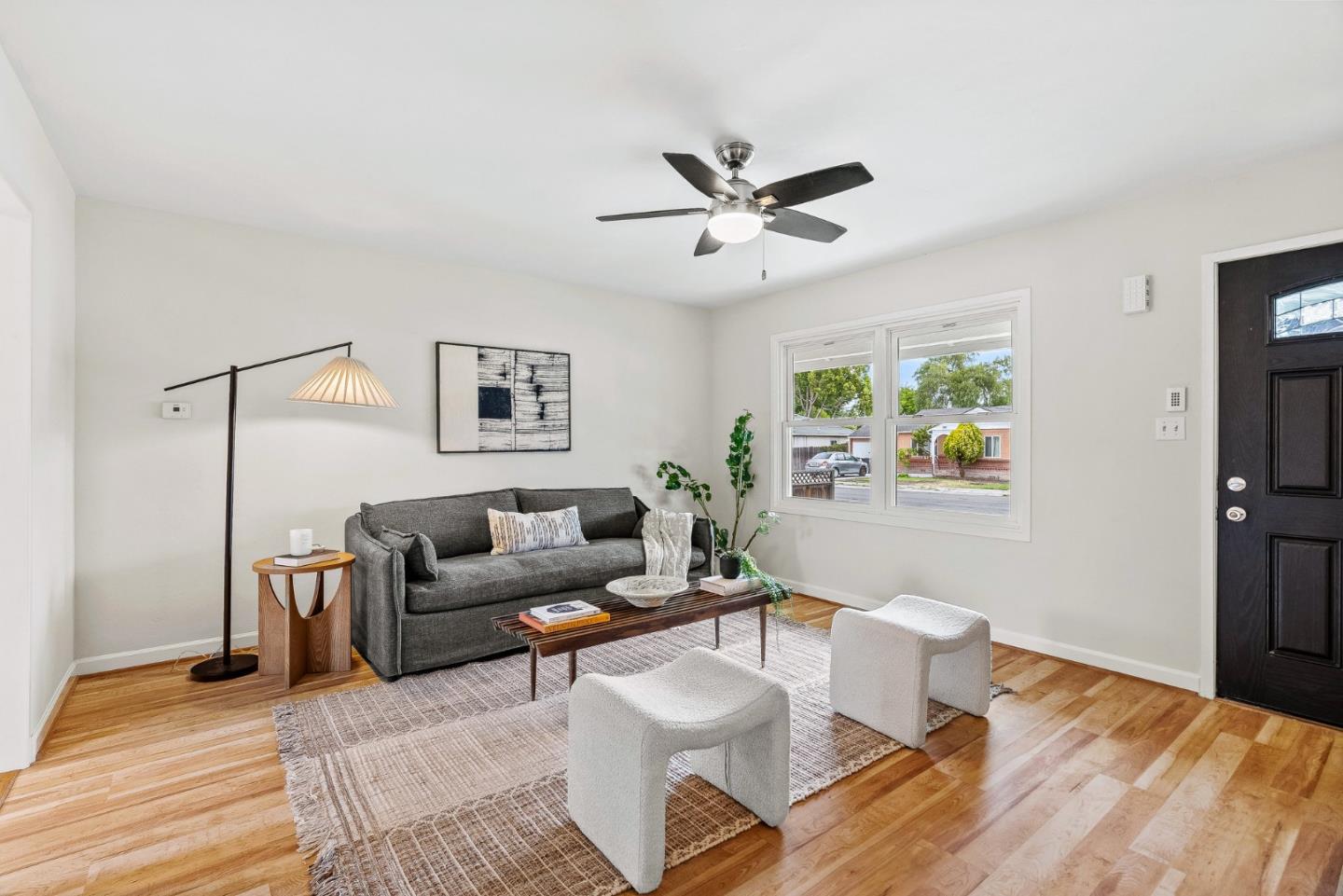Detail Gallery Image 6 of 33 For 349 N Murphy Ave, Sunnyvale,  CA 94085 - 3 Beds | 1 Baths