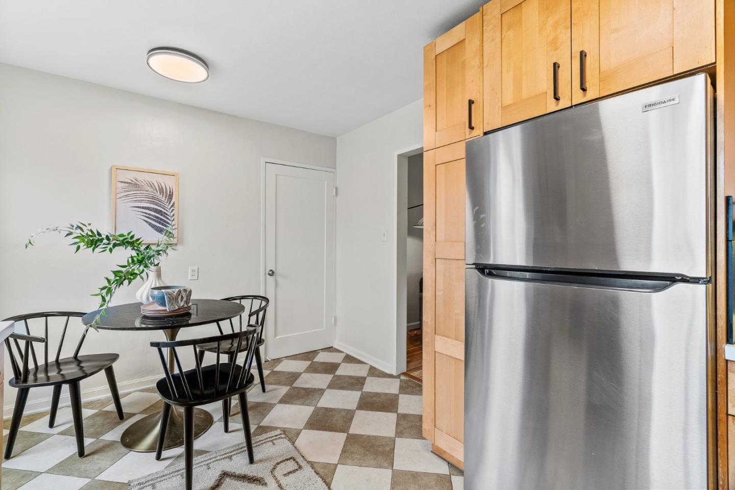 Detail Gallery Image 9 of 33 For 349 N Murphy Ave, Sunnyvale,  CA 94085 - 3 Beds | 1 Baths