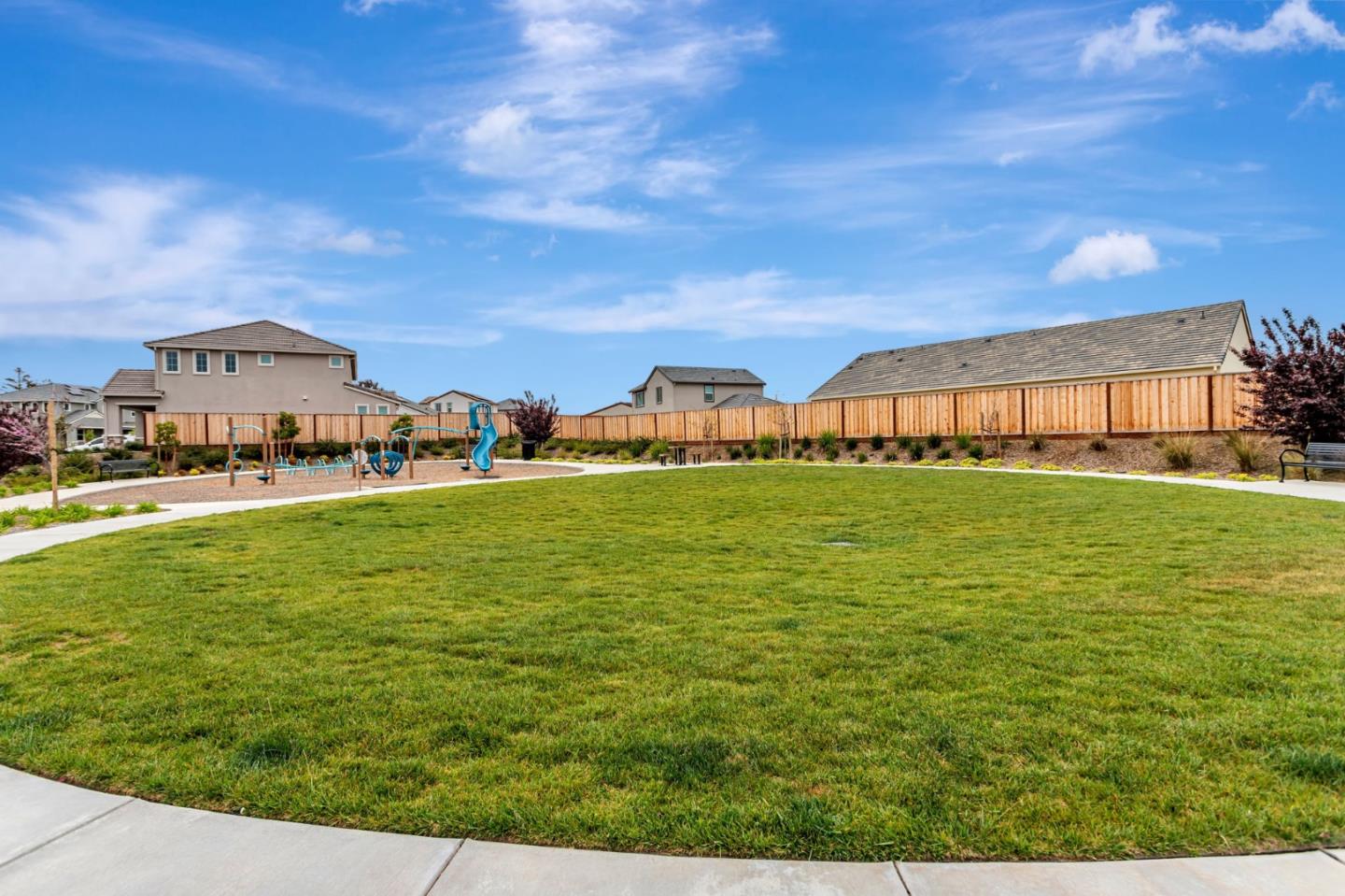 Detail Gallery Image 82 of 101 For 172 Vienna Way, Hollister,  CA 95023 - 4 Beds | 3/1 Baths