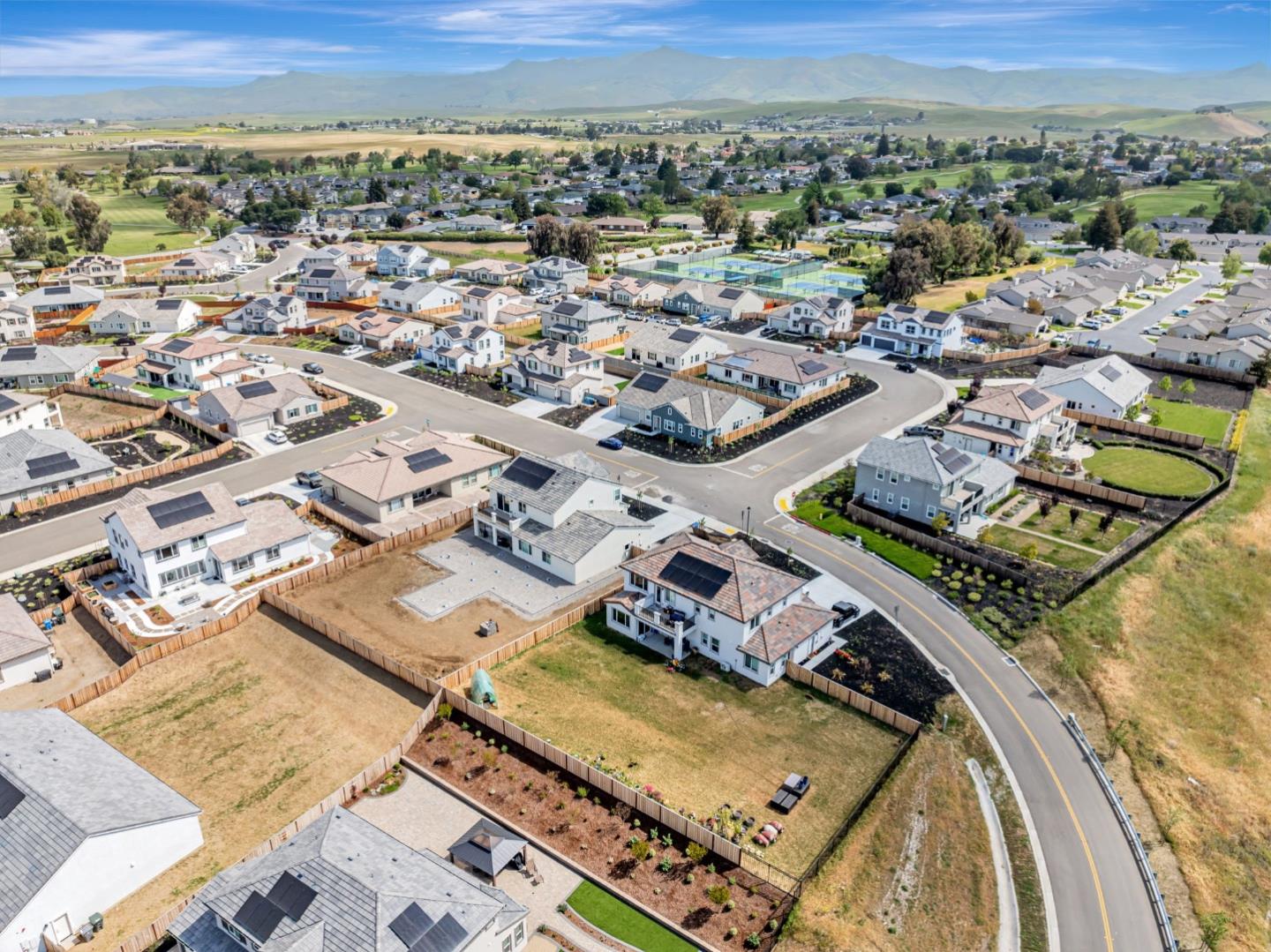 Detail Gallery Image 88 of 101 For 172 Vienna Way, Hollister,  CA 95023 - 4 Beds | 3/1 Baths