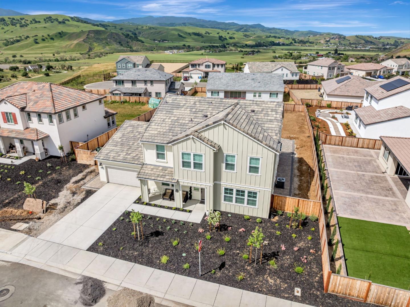 Detail Gallery Image 94 of 101 For 172 Vienna Way, Hollister,  CA 95023 - 4 Beds | 3/1 Baths