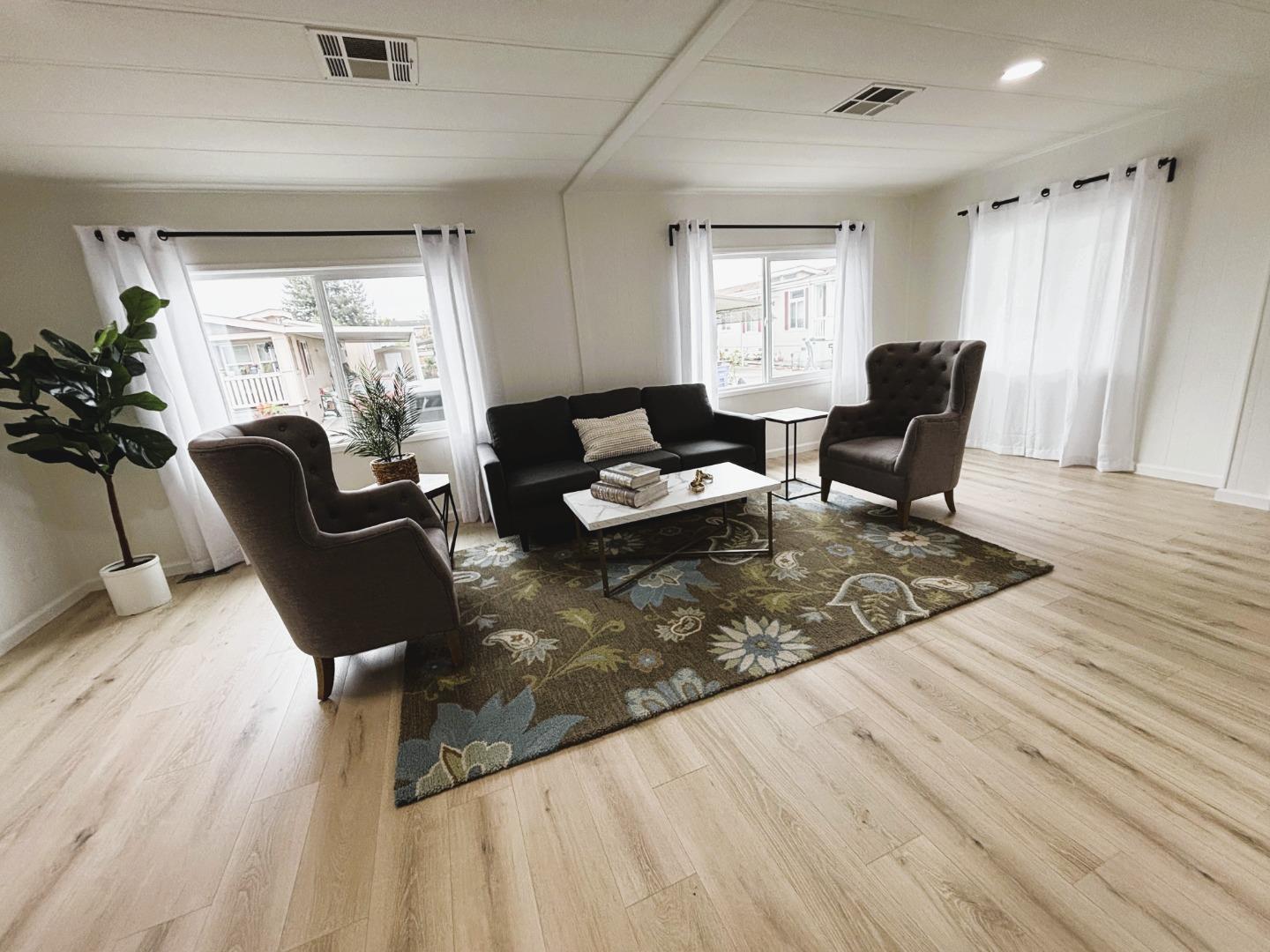 Detail Gallery Image 2 of 19 For 29080 Mendez Rd #102,  Hayward,  CA 94544 - 2 Beds | 2 Baths