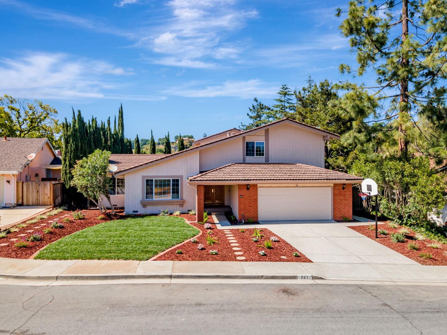 Detail Gallery Image 3 of 87 For 721 Boonewood Ct, San Jose,  CA 95120 - 5 Beds | 3 Baths