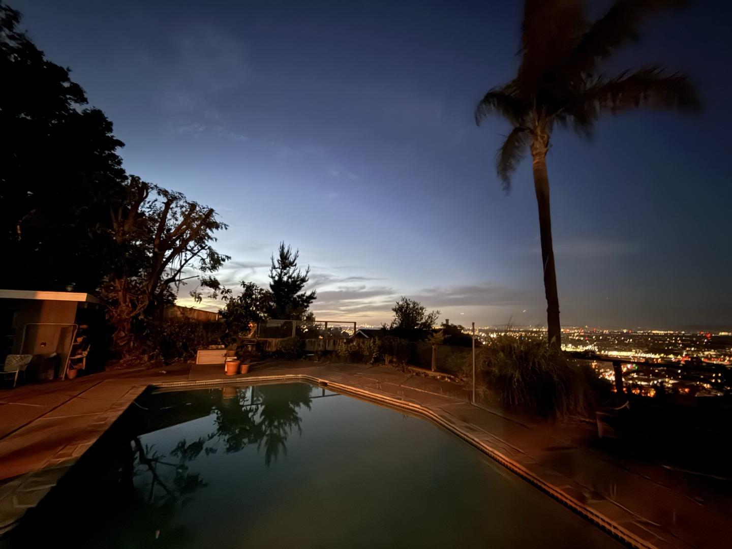 Detail Gallery Image 2 of 26 For 1306 Talbryn Dr, Belmont,  CA 94002 - 3 Beds | 2/1 Baths