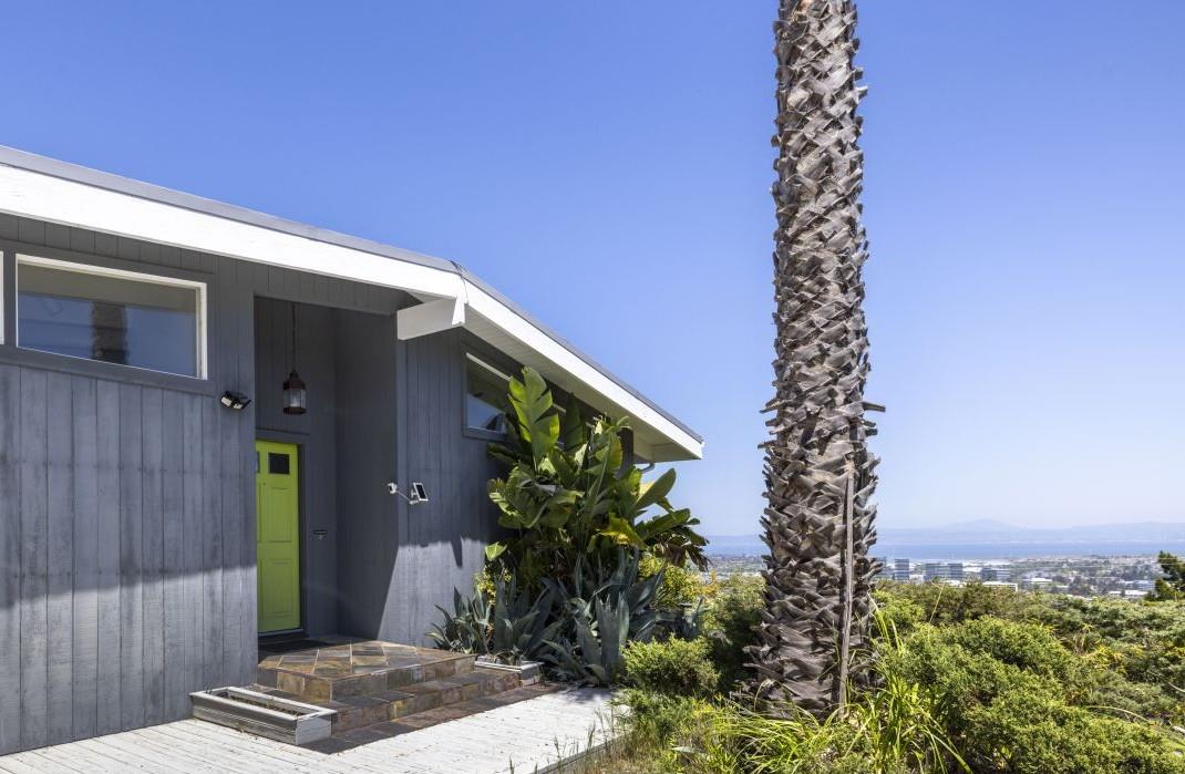 Detail Gallery Image 9 of 26 For 1306 Talbryn Dr, Belmont,  CA 94002 - 3 Beds | 2/1 Baths