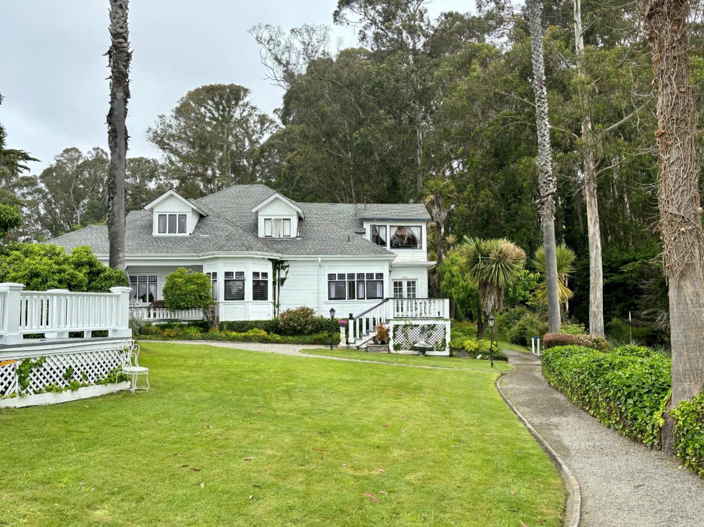 Detail Gallery Image 15 of 96 For 620 El Salto Drive, Capitola,  CA 95010 - 14 Beds | 12 Baths