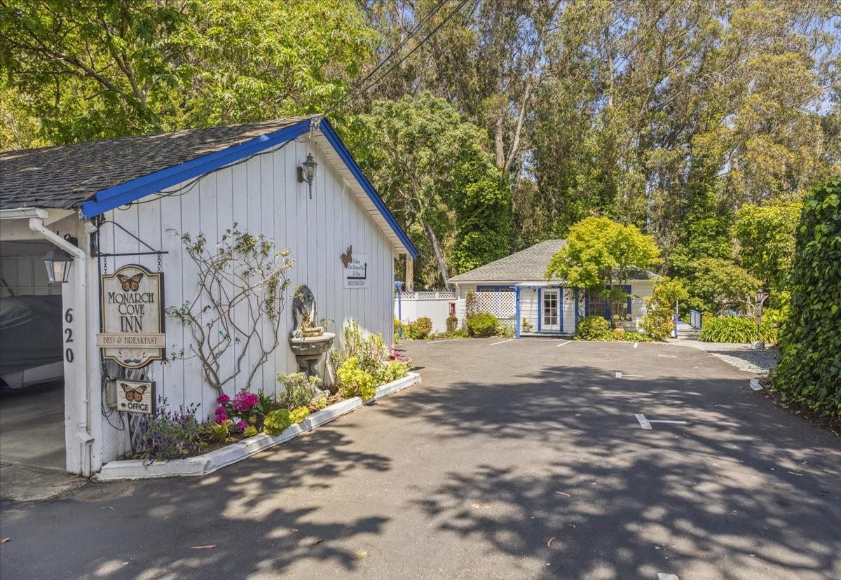 Detail Gallery Image 3 of 96 For 620 El Salto Drive, Capitola,  CA 95010 - 14 Beds | 12 Baths