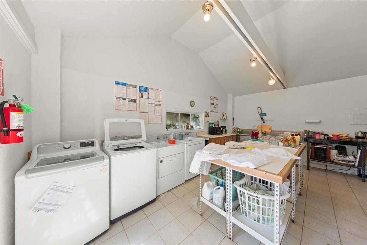 Detail Gallery Image 74 of 96 For 620 El Salto Drive, Capitola,  CA 95010 - 14 Beds | 12 Baths