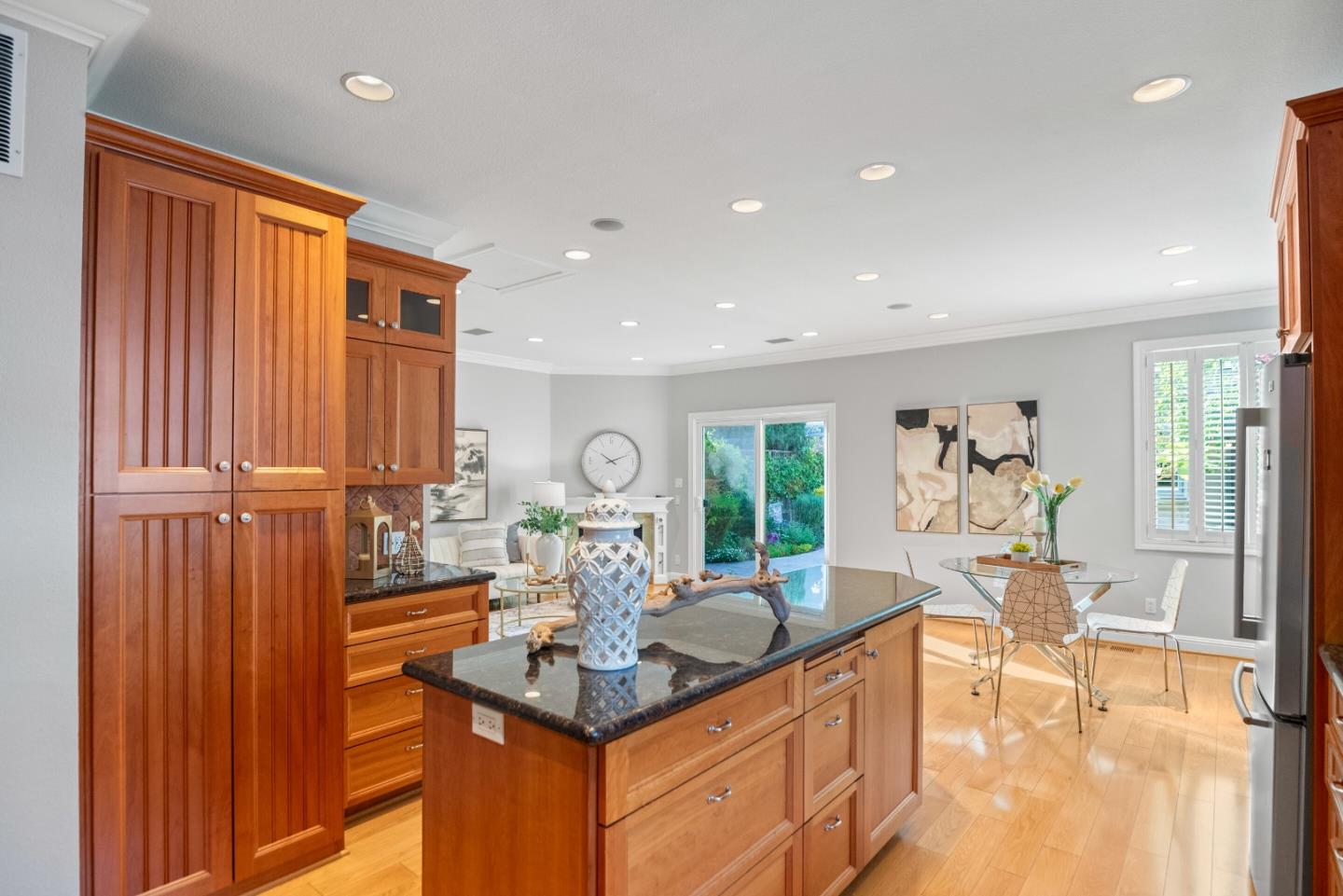Detail Gallery Image 15 of 48 For 817 Schiele Ave, San Jose,  CA 95126 - 4 Beds | 2/1 Baths