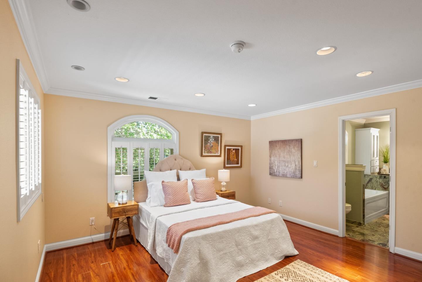 Detail Gallery Image 16 of 48 For 817 Schiele Ave, San Jose,  CA 95126 - 4 Beds | 2/1 Baths