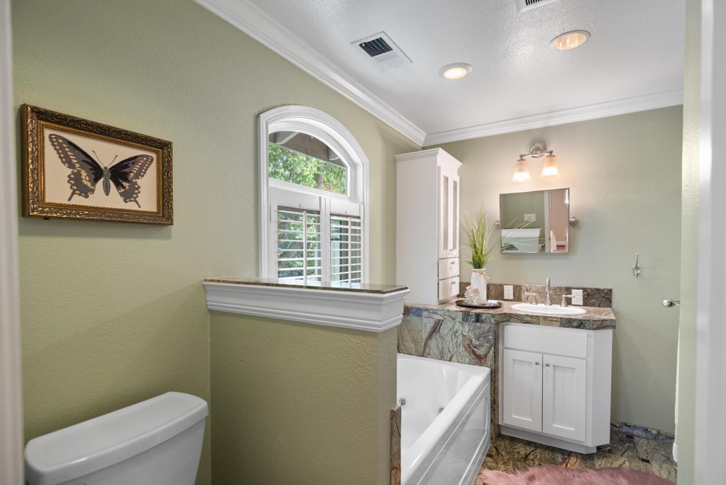 Detail Gallery Image 18 of 48 For 817 Schiele Ave, San Jose,  CA 95126 - 4 Beds | 2/1 Baths