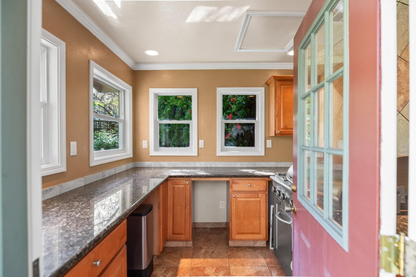 Detail Gallery Image 29 of 48 For 817 Schiele Ave, San Jose,  CA 95126 - 4 Beds | 2/1 Baths