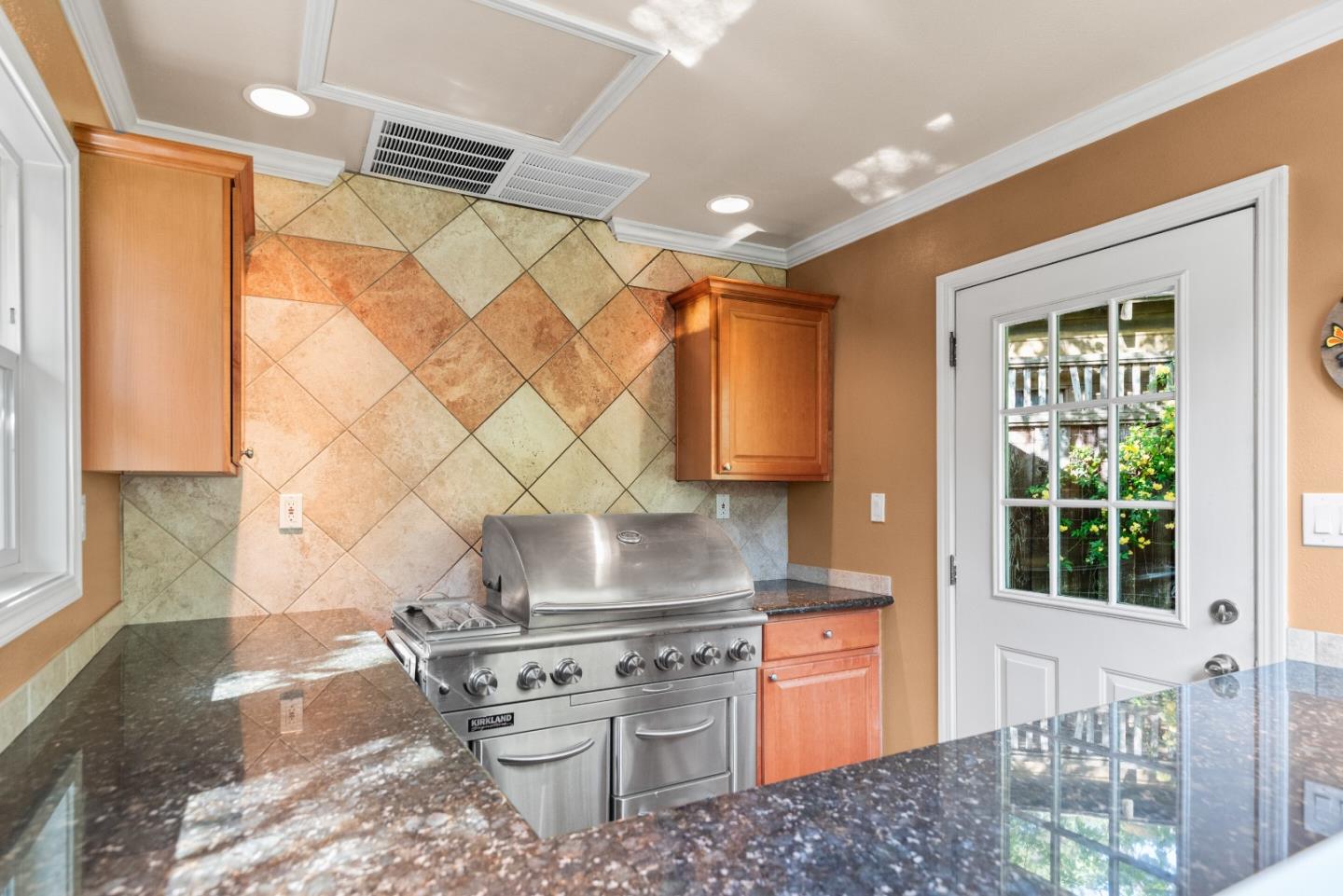 Detail Gallery Image 30 of 48 For 817 Schiele Ave, San Jose,  CA 95126 - 4 Beds | 2/1 Baths