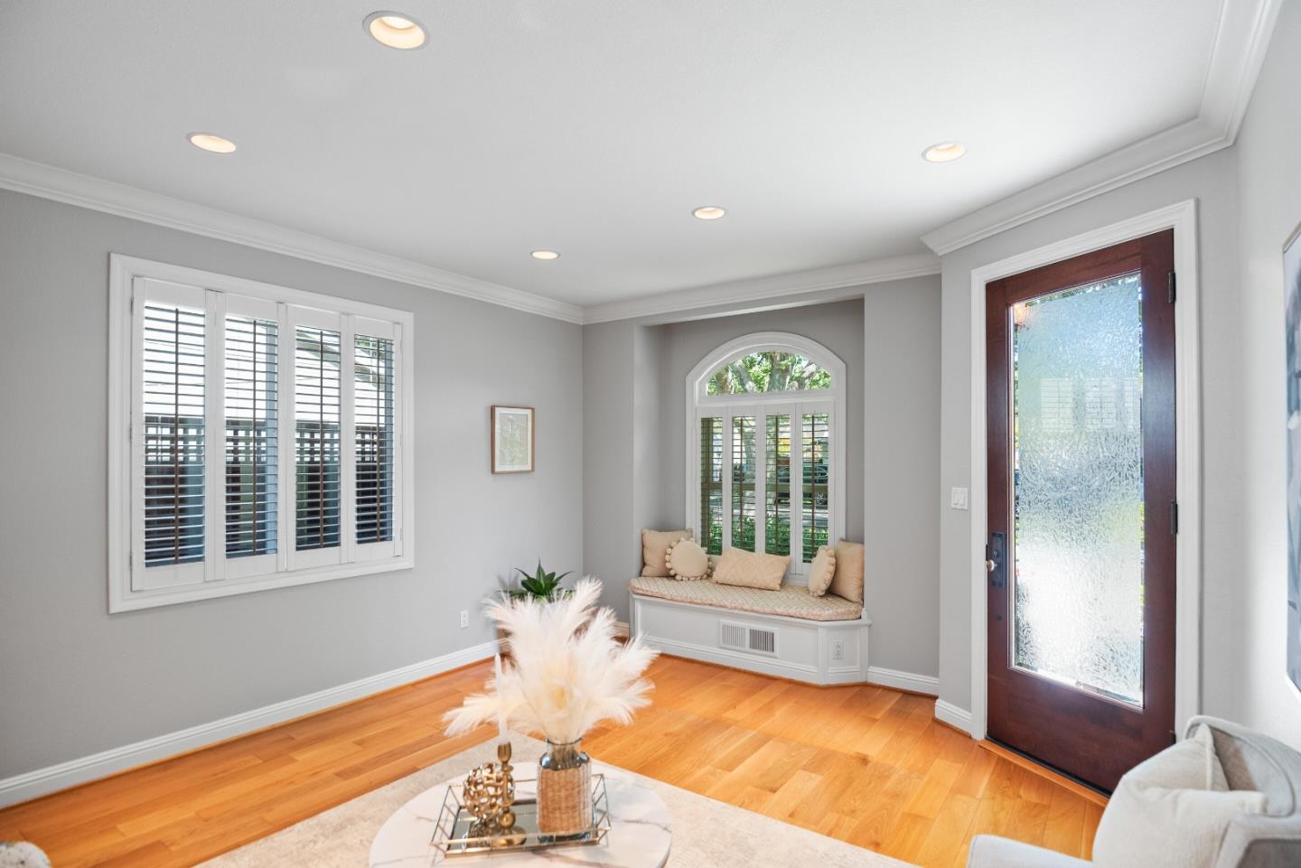 Detail Gallery Image 7 of 48 For 817 Schiele Ave, San Jose,  CA 95126 - 4 Beds | 2/1 Baths