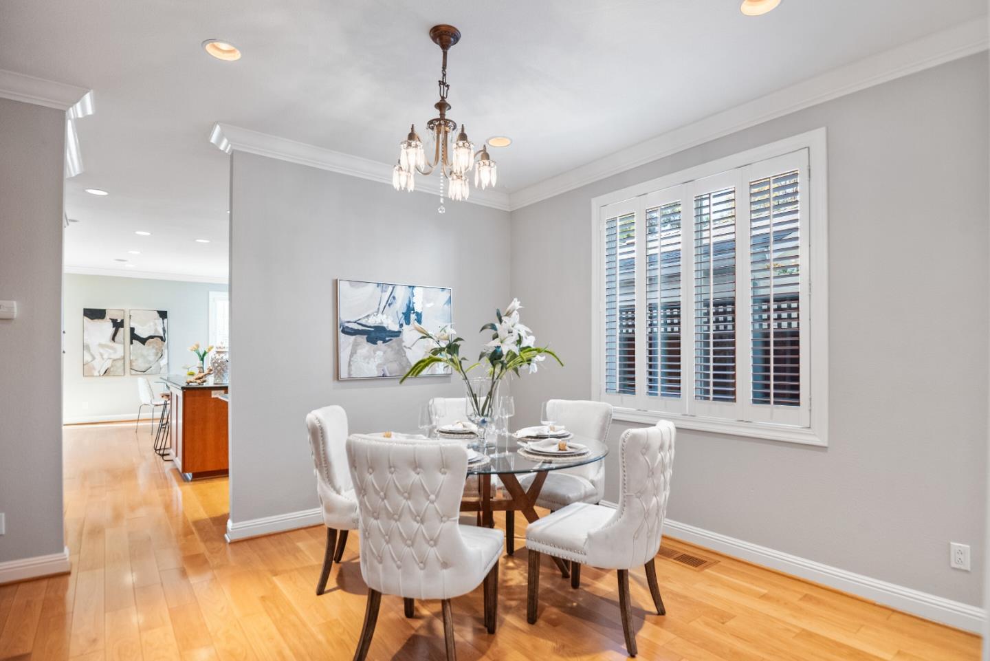 Detail Gallery Image 8 of 48 For 817 Schiele Ave, San Jose,  CA 95126 - 4 Beds | 2/1 Baths
