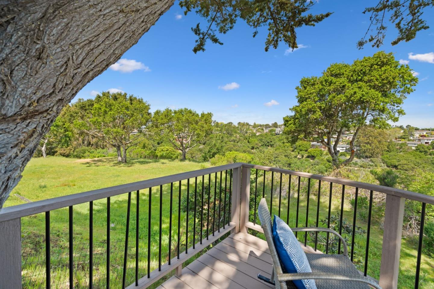 Detail Gallery Image 14 of 53 For 2724 Comstock Cir, Belmont,  CA 94002 - 4 Beds | 3 Baths