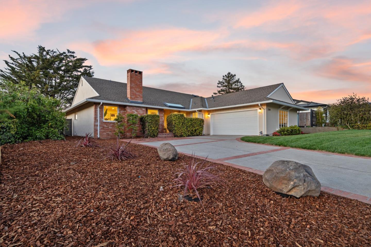 Detail Gallery Image 2 of 53 For 2724 Comstock Cir, Belmont,  CA 94002 - 4 Beds | 3 Baths