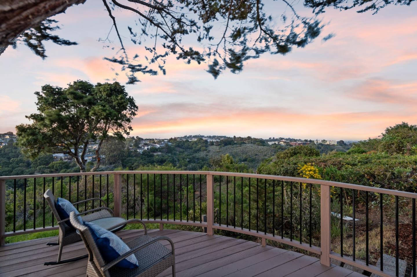 Detail Gallery Image 21 of 53 For 2724 Comstock Cir, Belmont,  CA 94002 - 4 Beds | 3 Baths