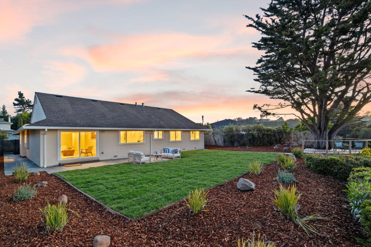 Detail Gallery Image 23 of 53 For 2724 Comstock Cir, Belmont,  CA 94002 - 4 Beds | 3 Baths