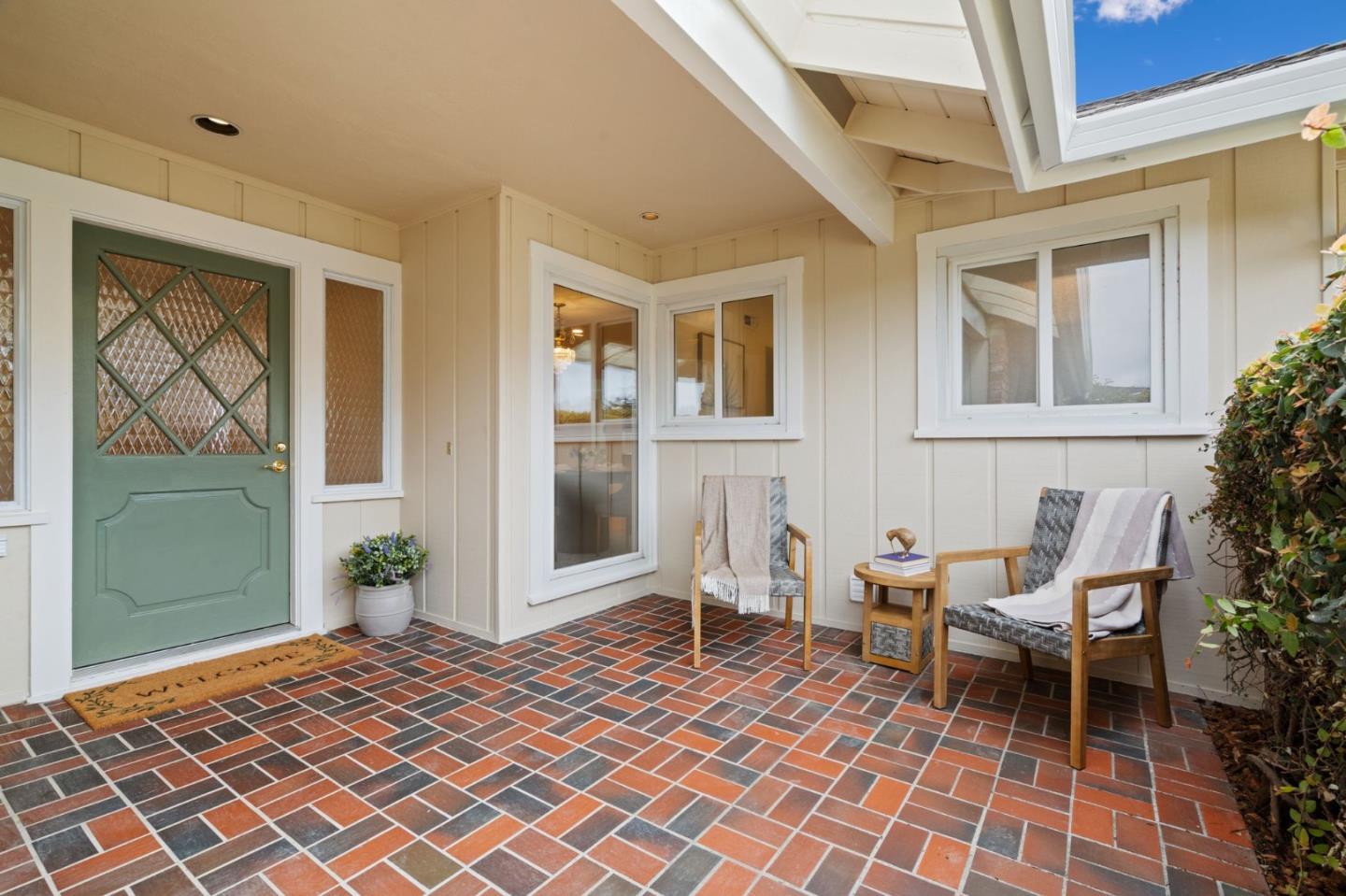 Detail Gallery Image 3 of 53 For 2724 Comstock Cir, Belmont,  CA 94002 - 4 Beds | 3 Baths