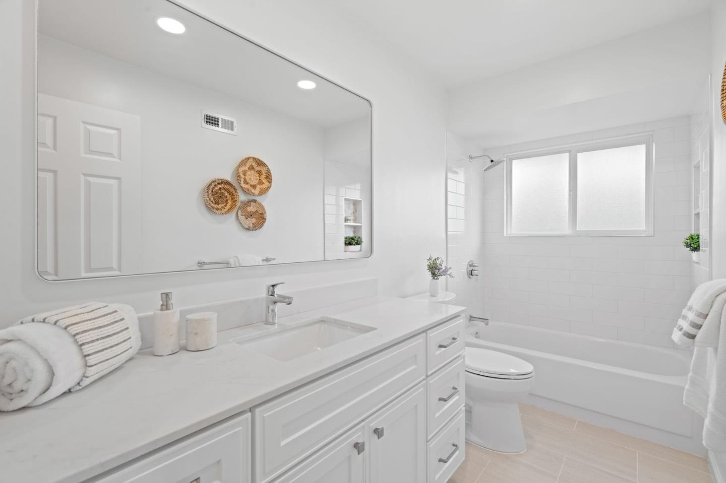 Detail Gallery Image 39 of 53 For 2724 Comstock Cir, Belmont,  CA 94002 - 4 Beds | 3 Baths