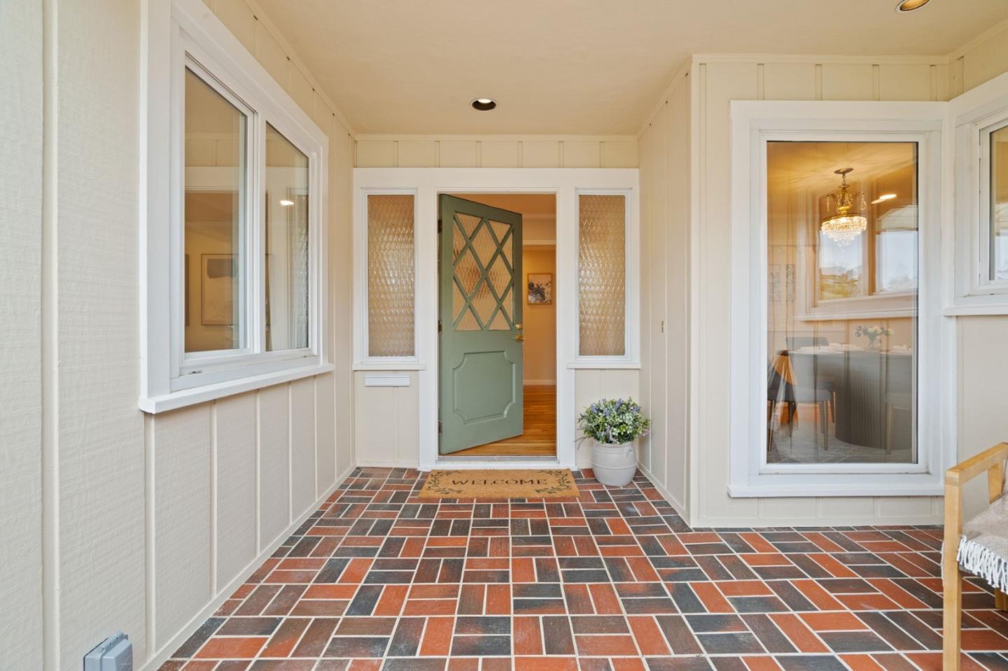 Detail Gallery Image 4 of 53 For 2724 Comstock Cir, Belmont,  CA 94002 - 4 Beds | 3 Baths
