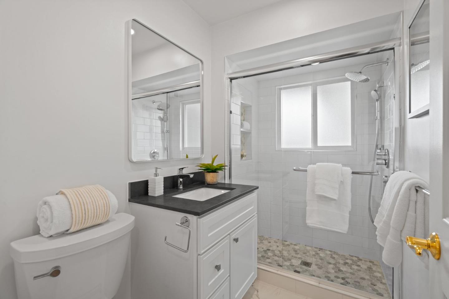 Detail Gallery Image 42 of 53 For 2724 Comstock Cir, Belmont,  CA 94002 - 4 Beds | 3 Baths