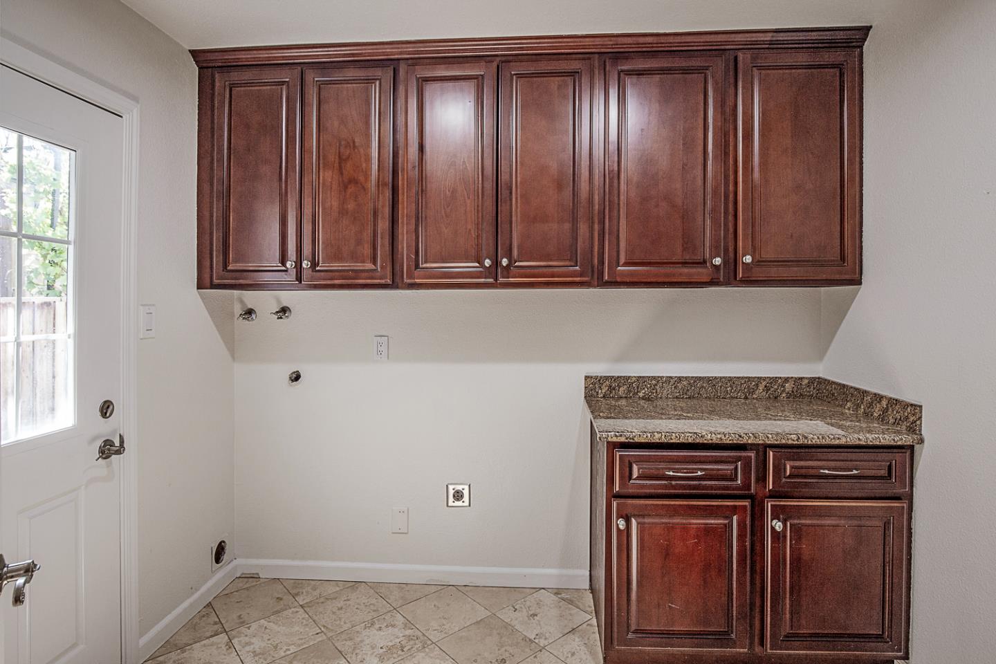 Detail Gallery Image 12 of 33 For 958 Ginger Ln, San Jose,  CA 95128 - 4 Beds | 3 Baths