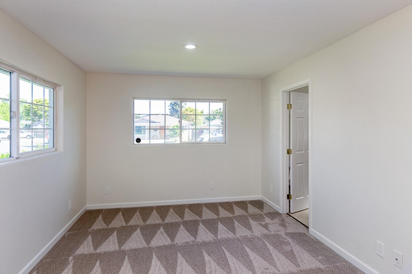 Detail Gallery Image 16 of 33 For 958 Ginger Ln, San Jose,  CA 95128 - 4 Beds | 3 Baths