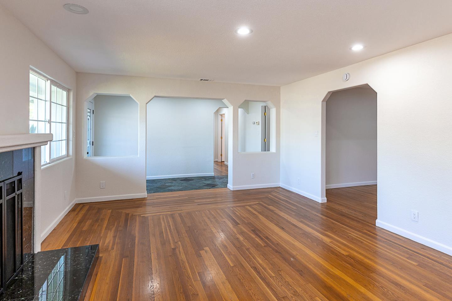 Detail Gallery Image 5 of 33 For 958 Ginger Ln, San Jose,  CA 95128 - 4 Beds | 3 Baths