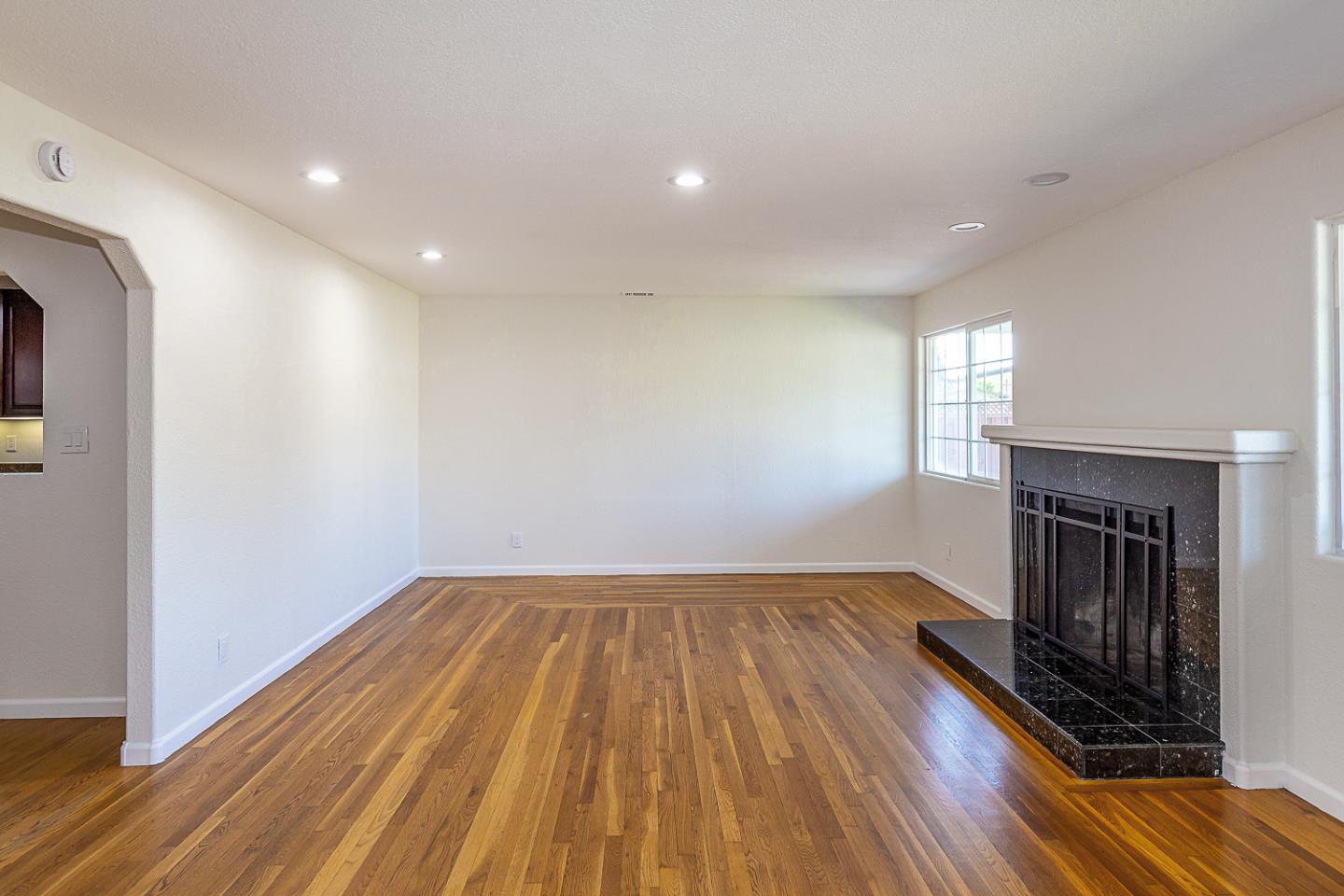 Detail Gallery Image 6 of 33 For 958 Ginger Ln, San Jose,  CA 95128 - 4 Beds | 3 Baths