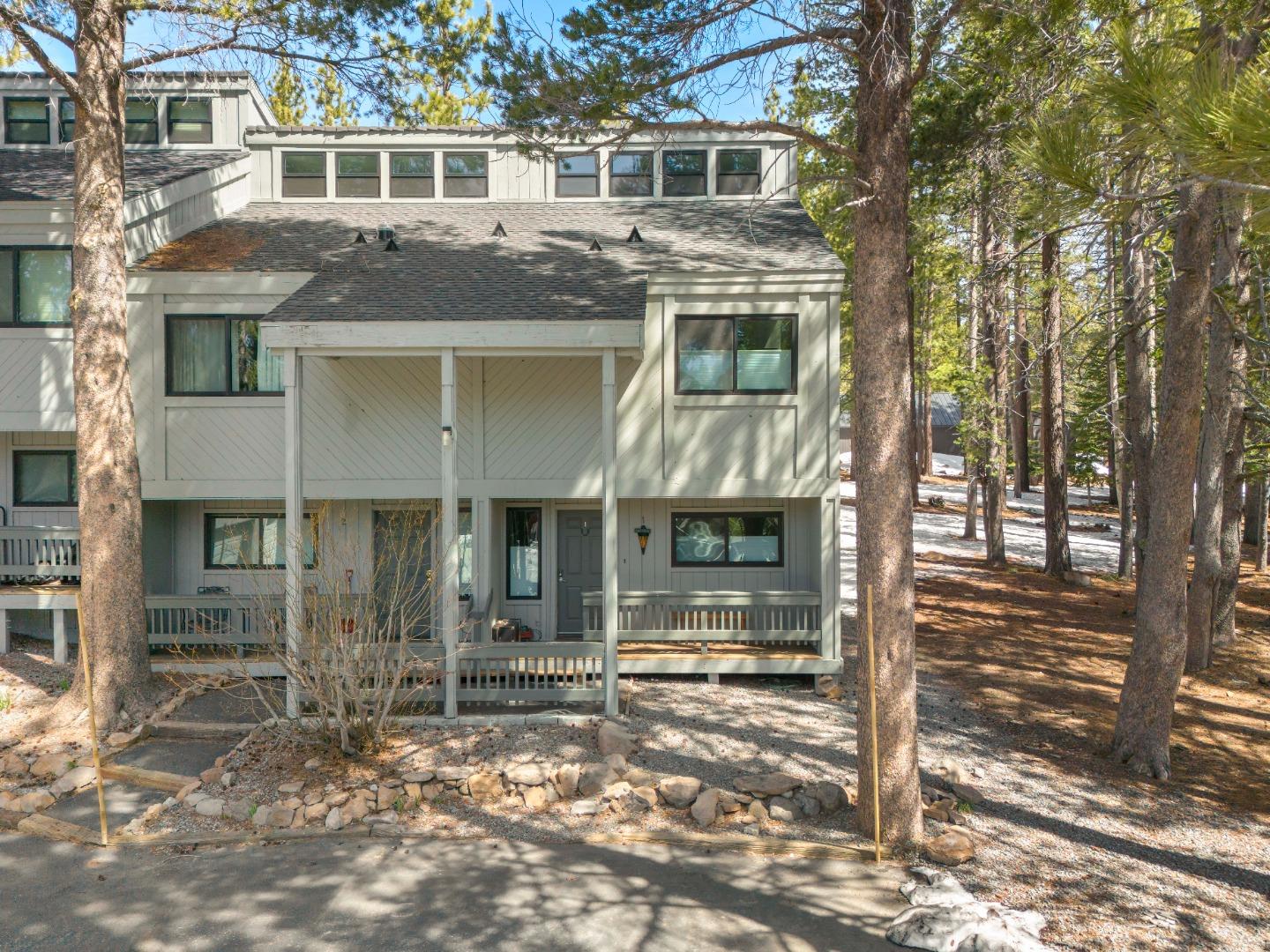 Detail Gallery Image 1 of 42 For 12803 Northwoods Blvd #01,  Truckee,  CA 96161 - 3 Beds | 2 Baths