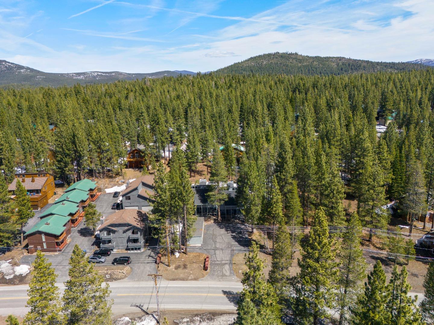 Detail Gallery Image 13 of 42 For 12803 Northwoods Blvd #01,  Truckee,  CA 96161 - 3 Beds | 2 Baths