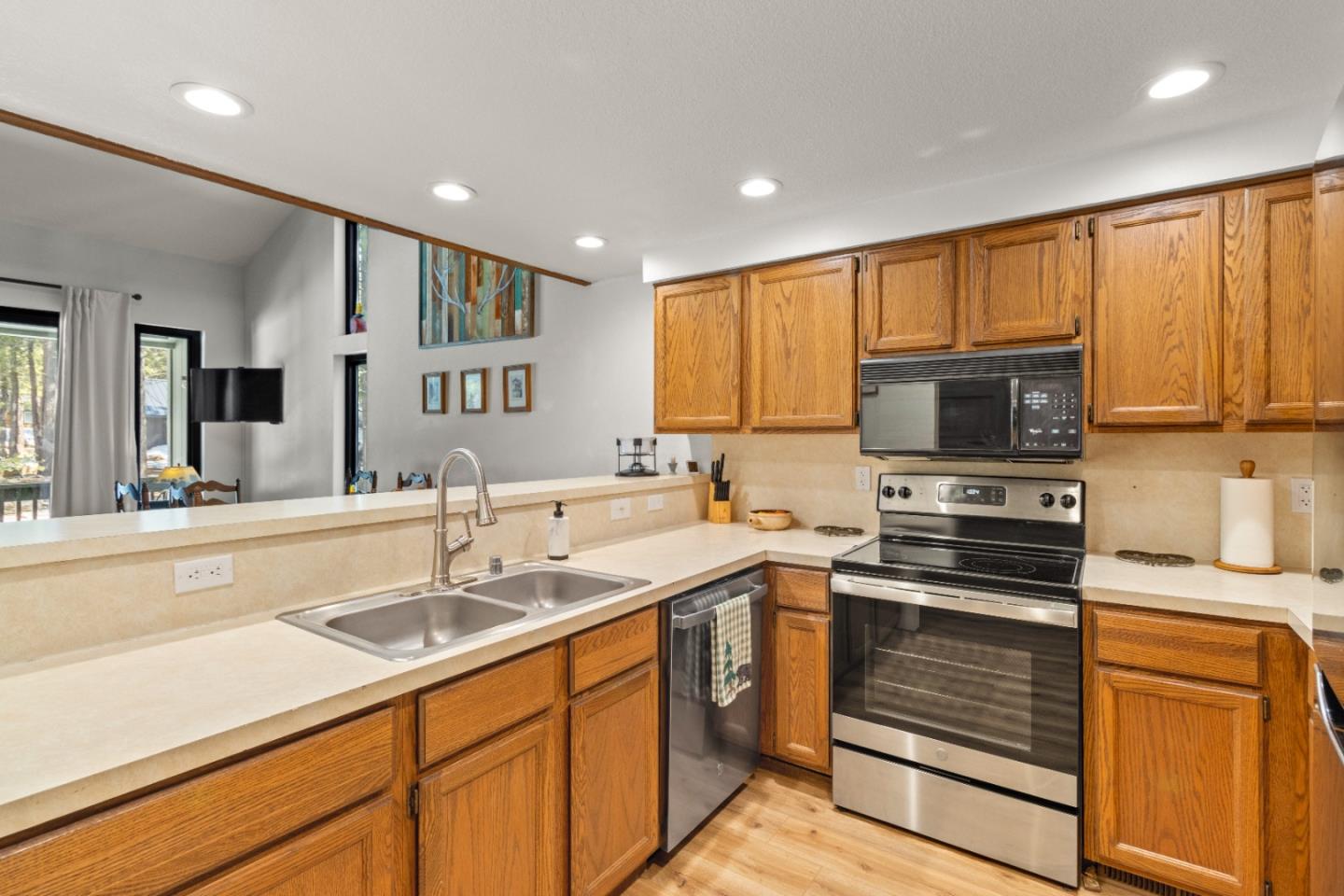 Detail Gallery Image 7 of 42 For 12803 Northwoods Blvd #01,  Truckee,  CA 96161 - 3 Beds | 2 Baths