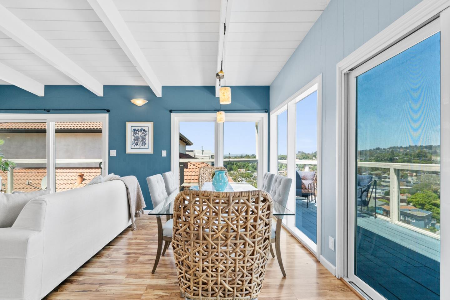 Detail Gallery Image 12 of 46 For 247 Rio Del Mar Blvd, Aptos,  CA 95003 - 3 Beds | 2/1 Baths