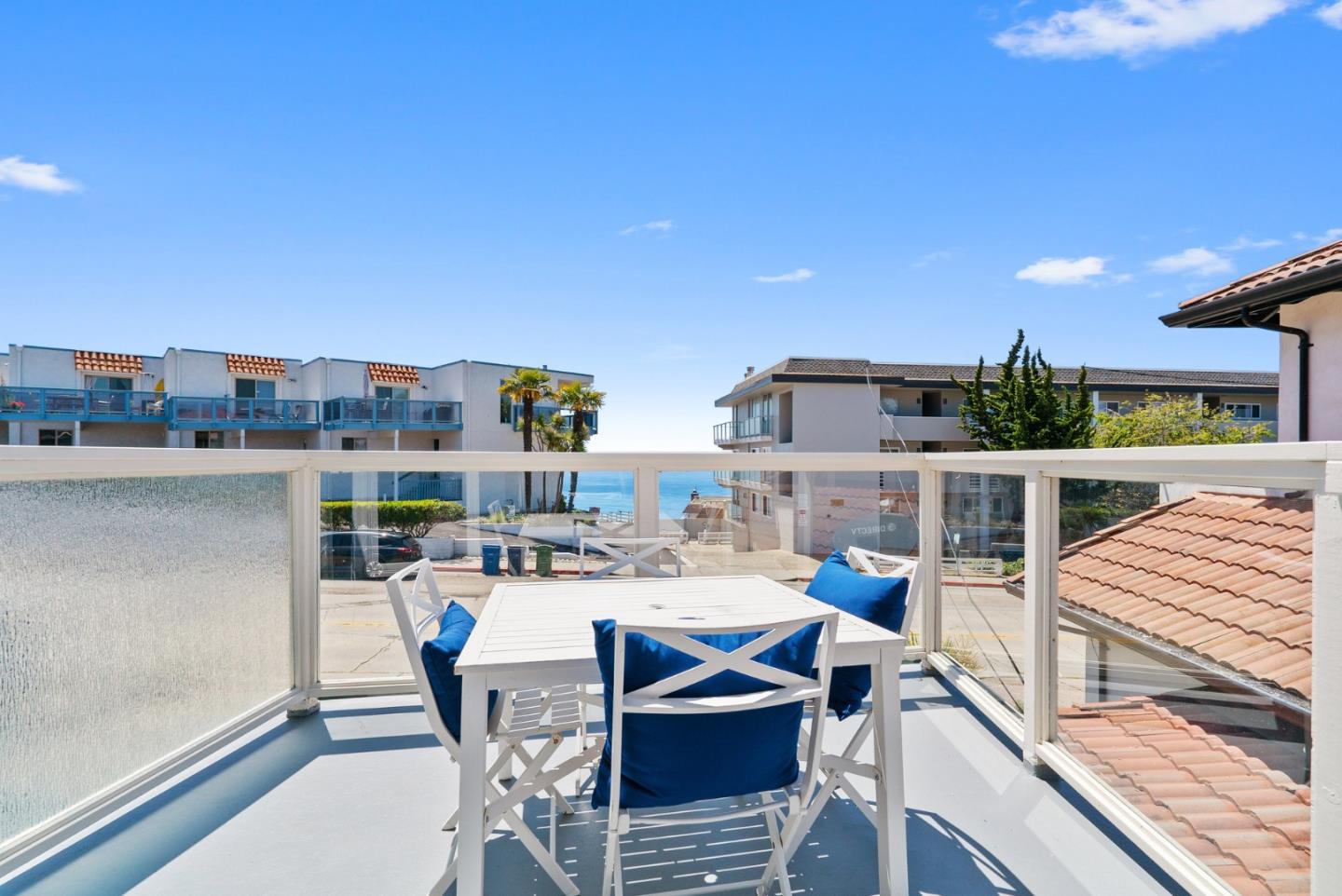 Detail Gallery Image 19 of 46 For 247 Rio Del Mar Blvd, Aptos,  CA 95003 - 3 Beds | 2/1 Baths