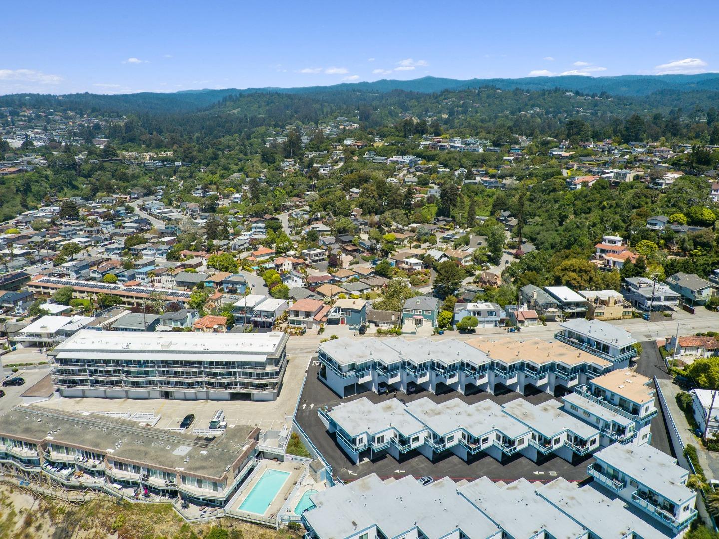 Detail Gallery Image 35 of 46 For 247 Rio Del Mar Blvd, Aptos,  CA 95003 - 3 Beds | 2/1 Baths